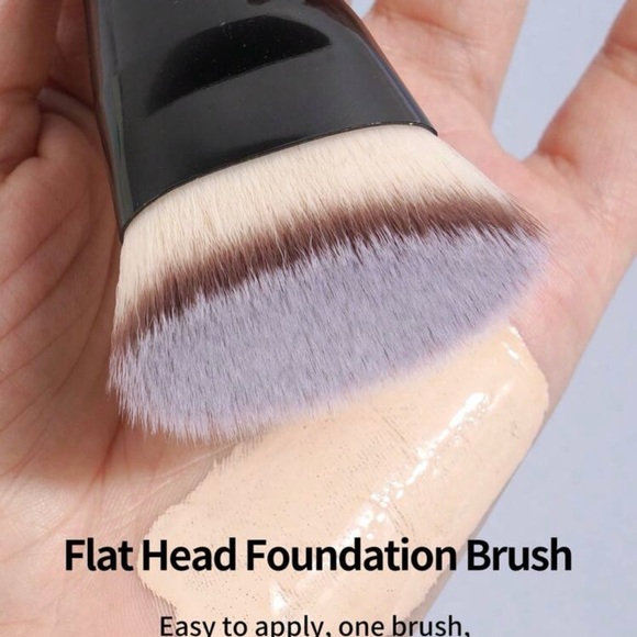 Foundation brush. - Picture 5 of 6